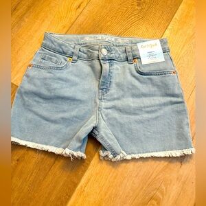 NWT girls size 10-12 light wash Jean shorts